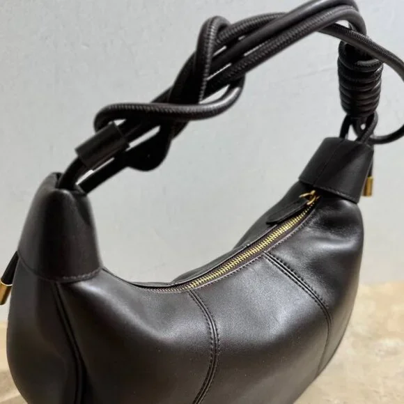 Elegant Adjustable Leather Shoulder Bag